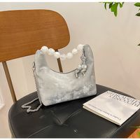 Women's Small Pu Leather Solid Color Classic Style Streetwear Beading Pillow Shape Zipper Underarm Bag main image 2