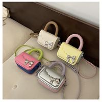 Women's Small Pu Leather Color Block Solid Color Vintage Style Streetwear Bowknot Magnetic Buckle Crossbody Bag main image video
