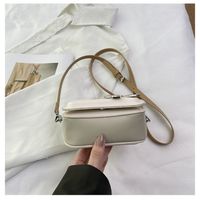 Women's Small Pu Leather Color Block Solid Color Vintage Style Streetwear Bowknot Magnetic Buckle Crossbody Bag main image 3