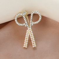 Cute Wedding Letter Alloy Inlay Pearl Zircon Women's Brooches 1 Piece main image 2