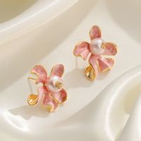 1 Pair Modern Style Classic Style Korean Style Flower Enamel Inlay Copper Pearl Gold Plated Ear Studs main image 6