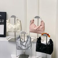 Women's Medium Pu Leather Solid Color Classic Style Streetwear Dumpling Shape Zipper Crossbody Bag main image 1