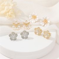 1 Par Estilo Simple Flor Embutido Cobre Diamantes De Imitación Pendientes main image 1