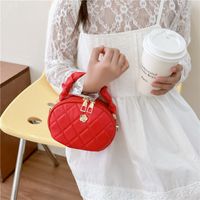 Women's Small Pu Leather Solid Color Cute Oval Zipper Crossbody Bag main image 5