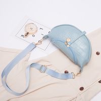 Women's Medium Pu Leather Solid Color Streetwear Dumpling Shape Zipper Crossbody Bag sku image 3