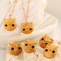 Acier Au Titane Plaqué Or 18K Élégant Dame Style Classique Placage Incruster Géométrique Hibou Strass Des Boucles D'Oreilles Collier main image 1