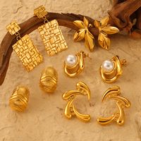 1 Pair Casual Simple Style Commute Quadrilateral Round Leaves Hollow Out Inlay 304 Stainless Steel Artificial Pearls 18K Gold Plated Drop Earrings main image 6