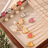 304 Stainless Steel Artificial Pearl 18K Gold Plated Simple Style Artistic Enamel Plating Inlay Lips Round Heart Shape Artificial Pearls Earrings Necklace main image 7
