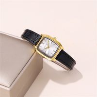 Basic Modern Style Classic Style Square Buckle Quartz Women's Watches main image 3