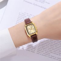 Basic Modern Style Classic Style Square Buckle Quartz Women's Watches main image 6