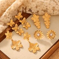 1 Pair Casual Sweet Simple Style Flower Petal Butterfly Inlay 304 Stainless Steel Pearl 18K Gold Plated Drop Earrings main image 10