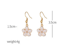 1 Paire Mignon Dame Sucré Marguerite Placage Le Cuivre Boucles D'oreilles main image 2