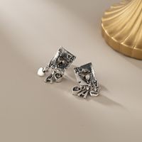 1 Pair Retro Simple Style Poker Heart Shape Plating Alloy Drop Earrings Ear Cuffs main image 2