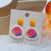 1 Pair Simple Style Flower Plastic Resin Drop Earrings sku image 2