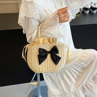 Women's Medium Braid Solid Color Vacation Beach Weave String Straw Bag main image 3
