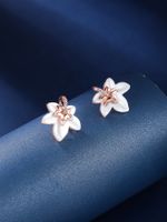 1 Pair IG Style Lady French Style Flower Inlay Copper Shell Rose Gold Plated Ear Studs main image 6