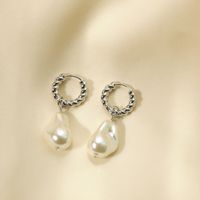 1 Par Estilo IG Señora Estilo Clásico Irregular Enchapado Embutido Cobre Perlas De Agua Dulce Circón Chapados en oro de 18k Pendientes De Gota main image 5