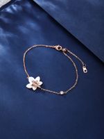 Wholesale Elegant Lady Flower Copper Inlay Rose Gold Plated Shell Bracelets main image 6