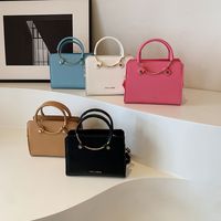 Women's Medium Pu Leather Solid Color Vintage Style Classic Style Zipper Crossbody Bag main image video