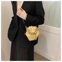 Women's Small Arylic Solid Color Elegant Vintage Style Hexagon Lock Clasp Evening Bag main image 5