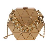 Women's Small Arylic Solid Color Elegant Vintage Style Hexagon Lock Clasp Evening Bag sku image 1