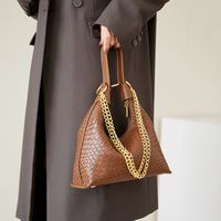 Women's Medium Pu Leather Solid Color Vintage Style Classic Style Pillow Shape Zipper Underarm Bag main image 9