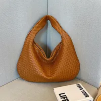 Women's Medium Pu Leather Solid Color Vintage Style Classic Style Weave Zipper Straw Bag sku image 16