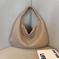 Women's Medium Pu Leather Solid Color Vintage Style Classic Style Weave Zipper Straw Bag sku image 17