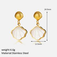 1 Paire Style Moderne Style Simple Style Classique Coquille Placage Incruster Acier Inoxydable 304 Blanc Shell Plaqué Or 18K Boucles D'oreilles main image 2