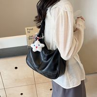 Women's Medium Pu Leather Solid Color Basic Classic Style Sewing Thread Zipper Underarm Bag main image 5