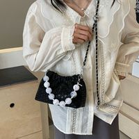 Women's Medium Pu Leather Solid Color Basic Classic Style Beading Magnetic Buckle Crossbody Bag main image 4