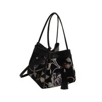 Women's Medium Cloth Solid Color Flower Elegant Vintage Style Sewing Thread Zipper Crossbody Bag sku image 1
