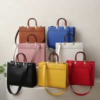 Women's Large Pu Leather Solid Color Vintage Style Classic Style Zipper Tote Bag main image video