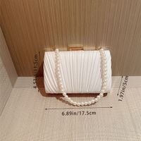 Women's Small Polyester Solid Color Vintage Style Classic Style Beading Lock Clasp Evening Bag sku image 1