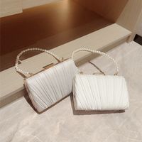 Women's Small Polyester Solid Color Vintage Style Classic Style Beading Lock Clasp Evening Bag main image 1