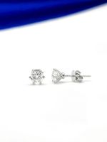 A Pair Of Six-Claw Ear Studs 18K Main Stone 0.506ct Auxiliary Stone 0.502ct Total Weight 1.14G Net Weight 0.93 main image 2