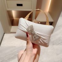 Women's Small Polyester Solid Color Elegant Vintage Style Bowknot Lock Clasp Evening Bag main image 3