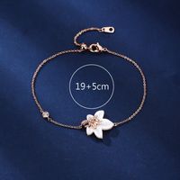Wholesale Elegant Lady Flower Copper Inlay Rose Gold Plated Shell Bracelets main image 2