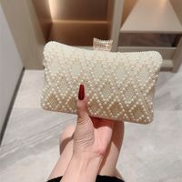Women's Small Polyester Solid Color Elegant Classic Style Beading Lock Clasp Evening Bag main image 3