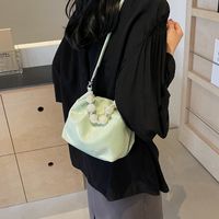 Women's Medium Pu Leather Solid Color Classic Style Beading Bucket Zipper Shoulder Bag main image 3