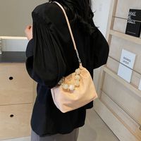 Women's Medium Pu Leather Solid Color Classic Style Beading Bucket Zipper Shoulder Bag main image 5