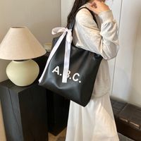 Women's Medium Pu Leather Letter Solid Color Preppy Style Classic Style Sewing Thread Magnetic Buckle Shoulder Bag sku image 2