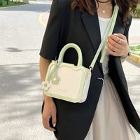 Women's Medium Pu Leather Color Block Cute Classic Style Sewing Thread Zipper Crossbody Bag sku image 2