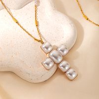 304 Stainless Steel Gold Plated Elegant Modern Style Plating Inlay Cross Pearl Pendant Necklace main image 4