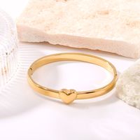 304 Stainless Steel 18K Gold Plated IG Style Simple Style Plating Heart Shape Bangle main image 4