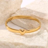 304 Stainless Steel 18K Gold Plated IG Style Simple Style Plating Heart Shape Bangle main image 1