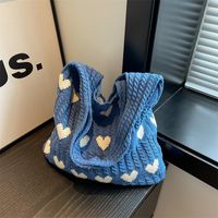 Women's Medium Knit Heart Shape Basic Classic Style Bucket Open Shoulder Bag main image 2