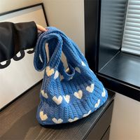 Women's Medium Knit Heart Shape Basic Classic Style Bucket Open Shoulder Bag sku image 1