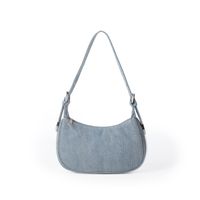 Frau Mittel Denim Einfarbig Strassenmode Reißverschluss Achseltasche main image 3