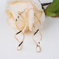 1 Pair Elegant Classic Style Tassel Side Stripe Hollow Out Alloy Drop Earrings main image 3